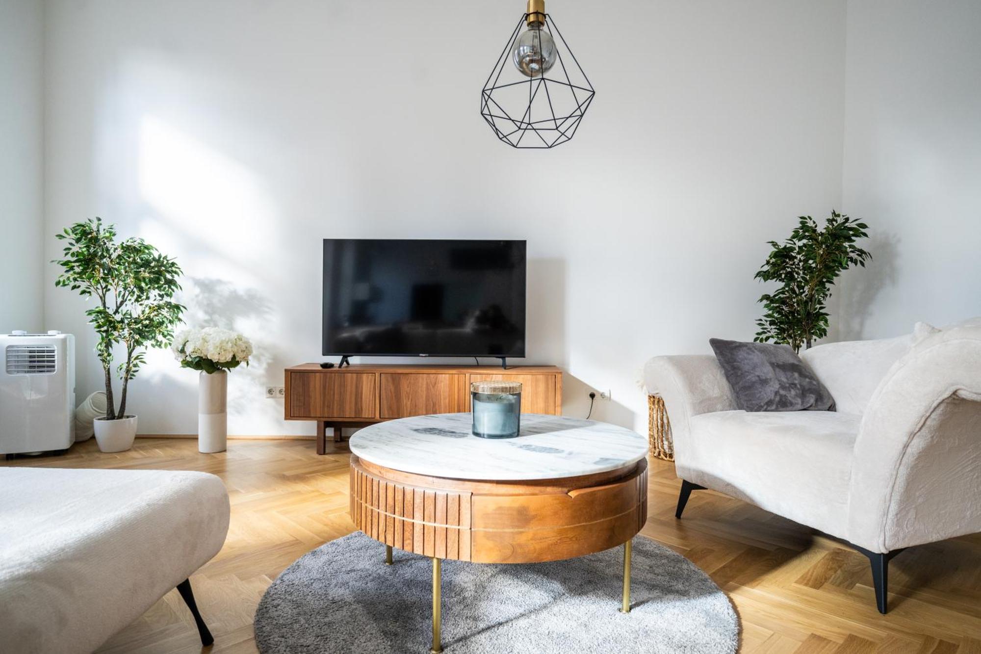 4Ty3 Apartments - Spacious Apartment In The Heart Of The 8Th District Is Calling ウィーン エクステリア 写真