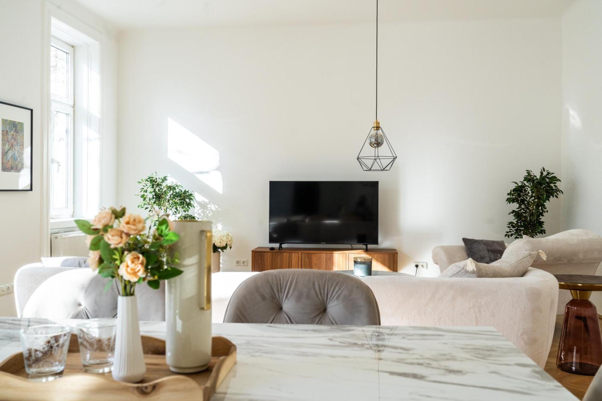 4Ty3 Apartments - Spacious Apartment In The Heart Of The 8Th District Is Calling ウィーン エクステリア 写真